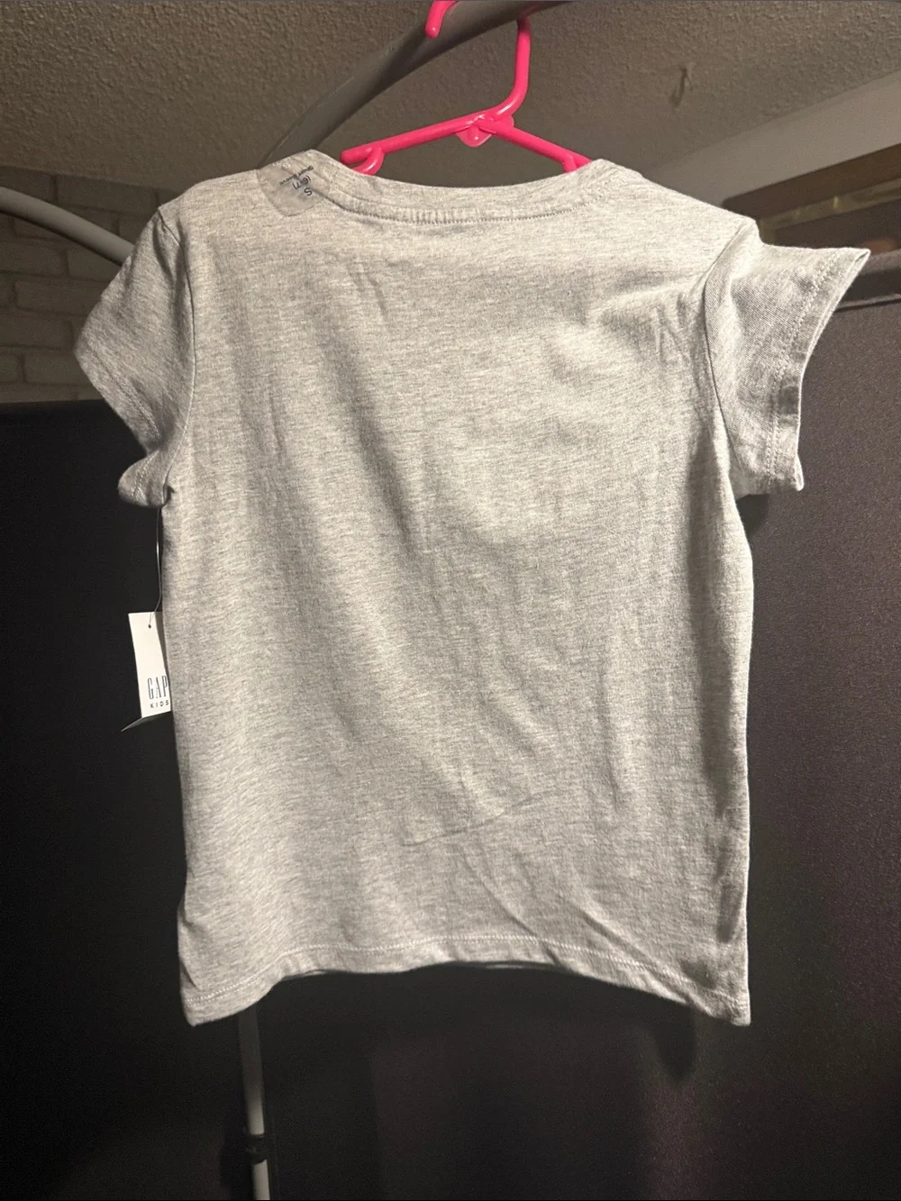 GAP Heather Gray Short Sleeve Tee with Multicolor 